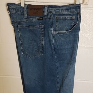 Wrangler Relaced Blue Jeans Timeless Fit